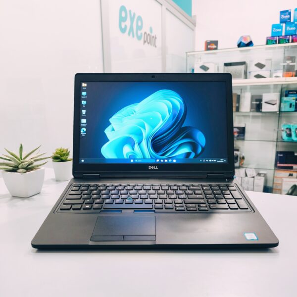 Notebook DELL 5590 - 15.6" Pollici (Ricondizionato)